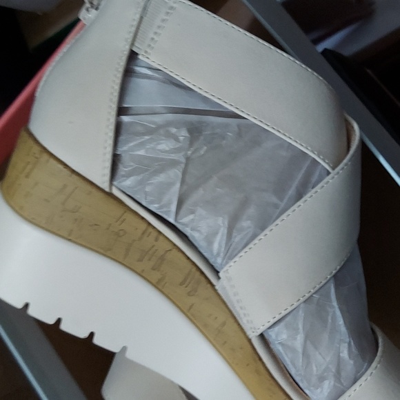 Womens SOUL Naturalizer Goodtimes Platform Wedge Sandals - Picture 6 of 8